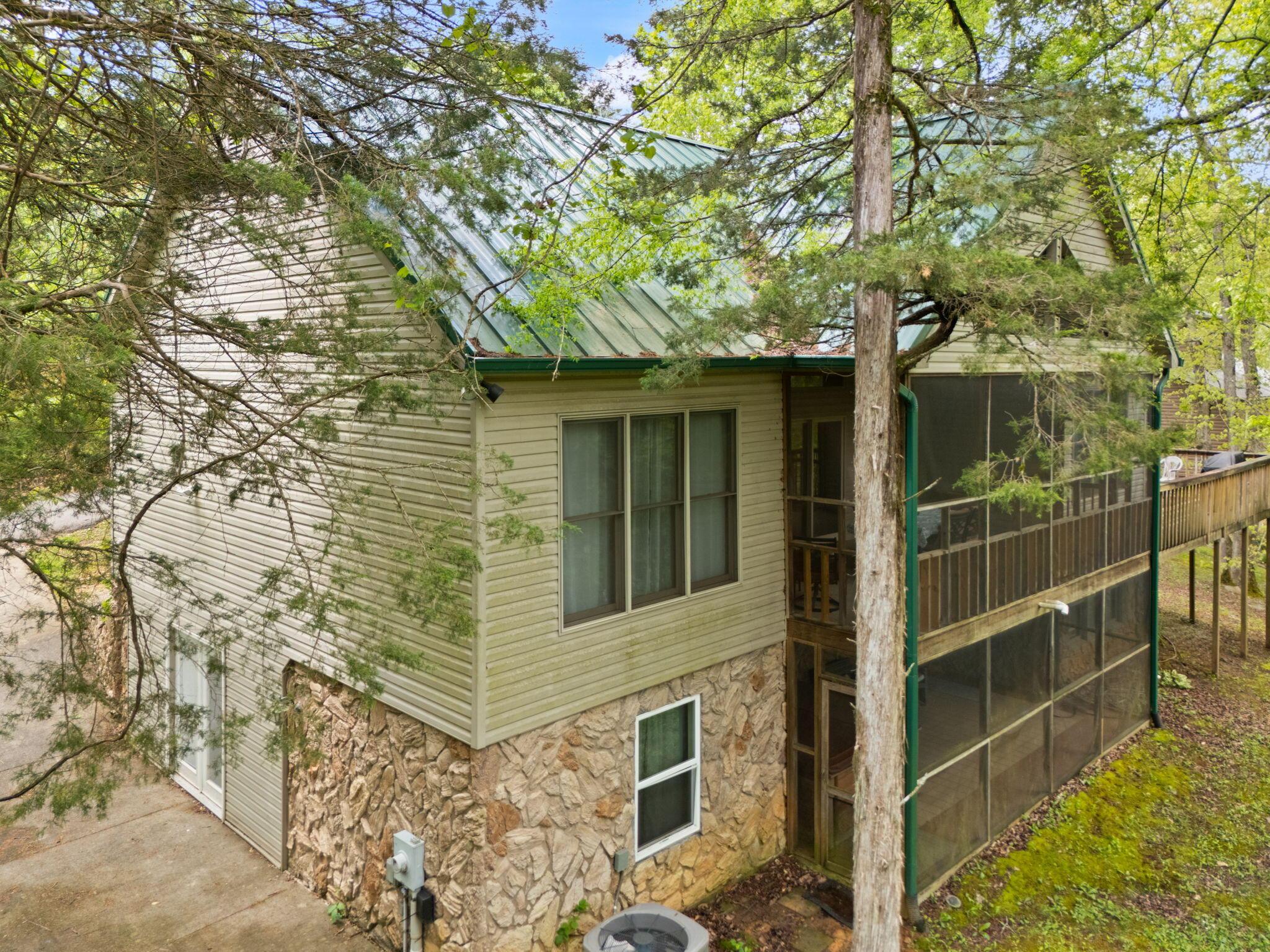 Image 4: 74 Clover Leaf Cir, Burnside, KY