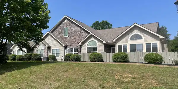 424 DeerLake Place Place