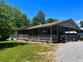 386 Fox Point Road