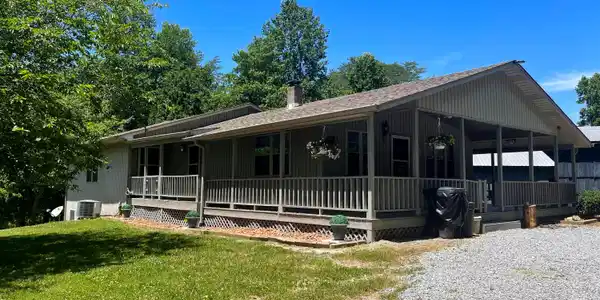 386 Fox Point Road