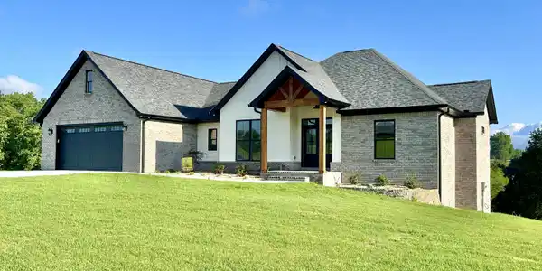 82 Lakemere Drive