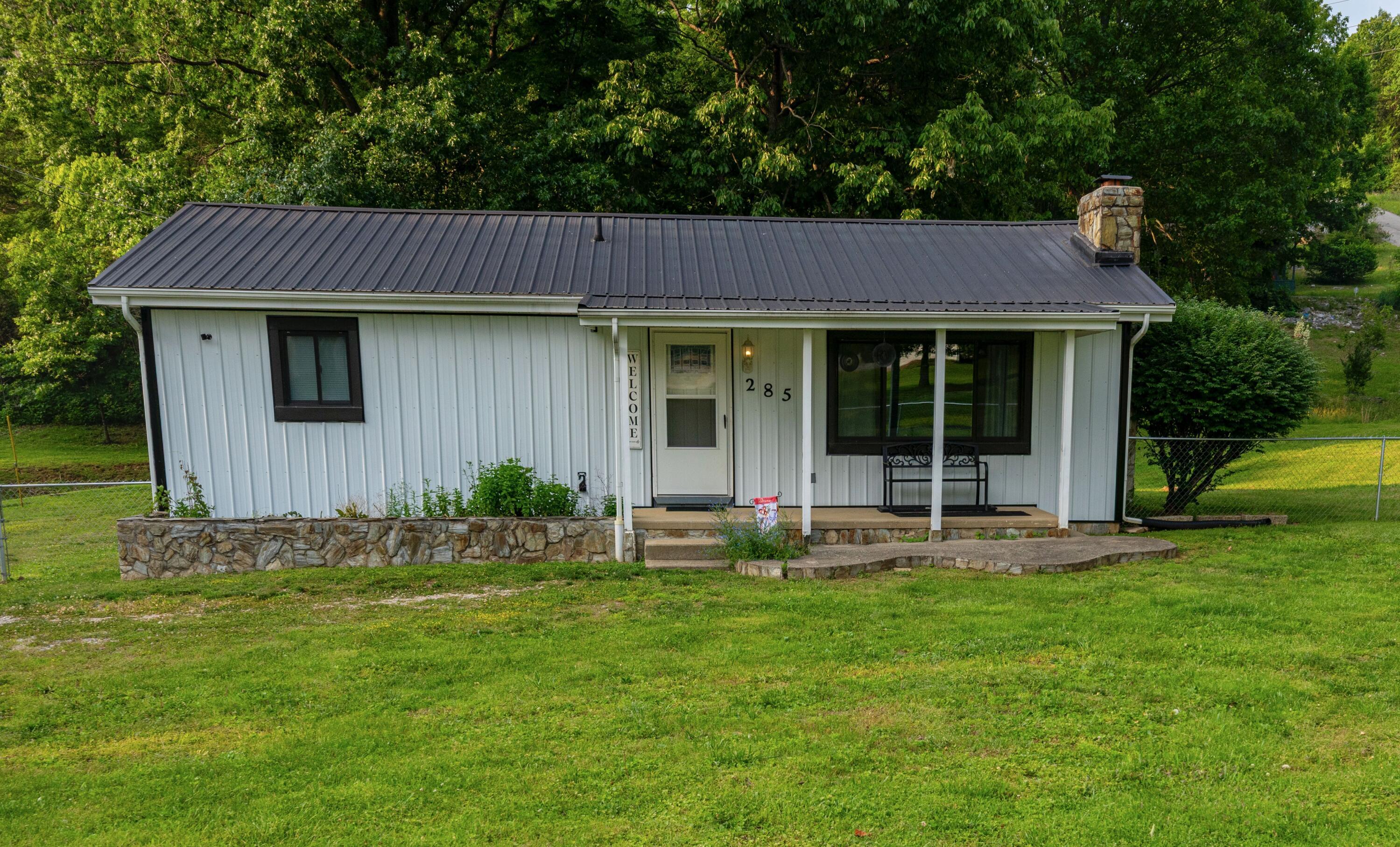 Image 1: 285 Hill_DSC0713
