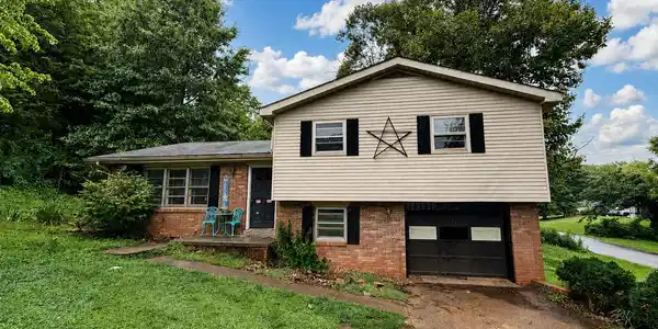 341 Twin Rivers Drive