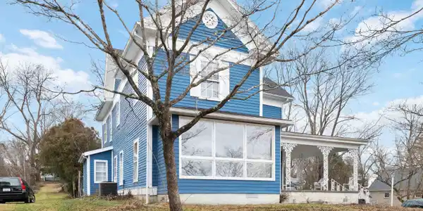 563 West Lake Shore Dr Drive