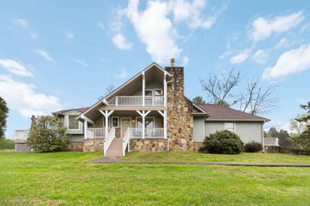 407 Circle Lake Drive