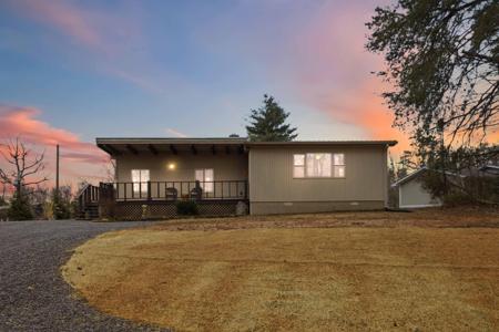 1704 Harbor Springs Road