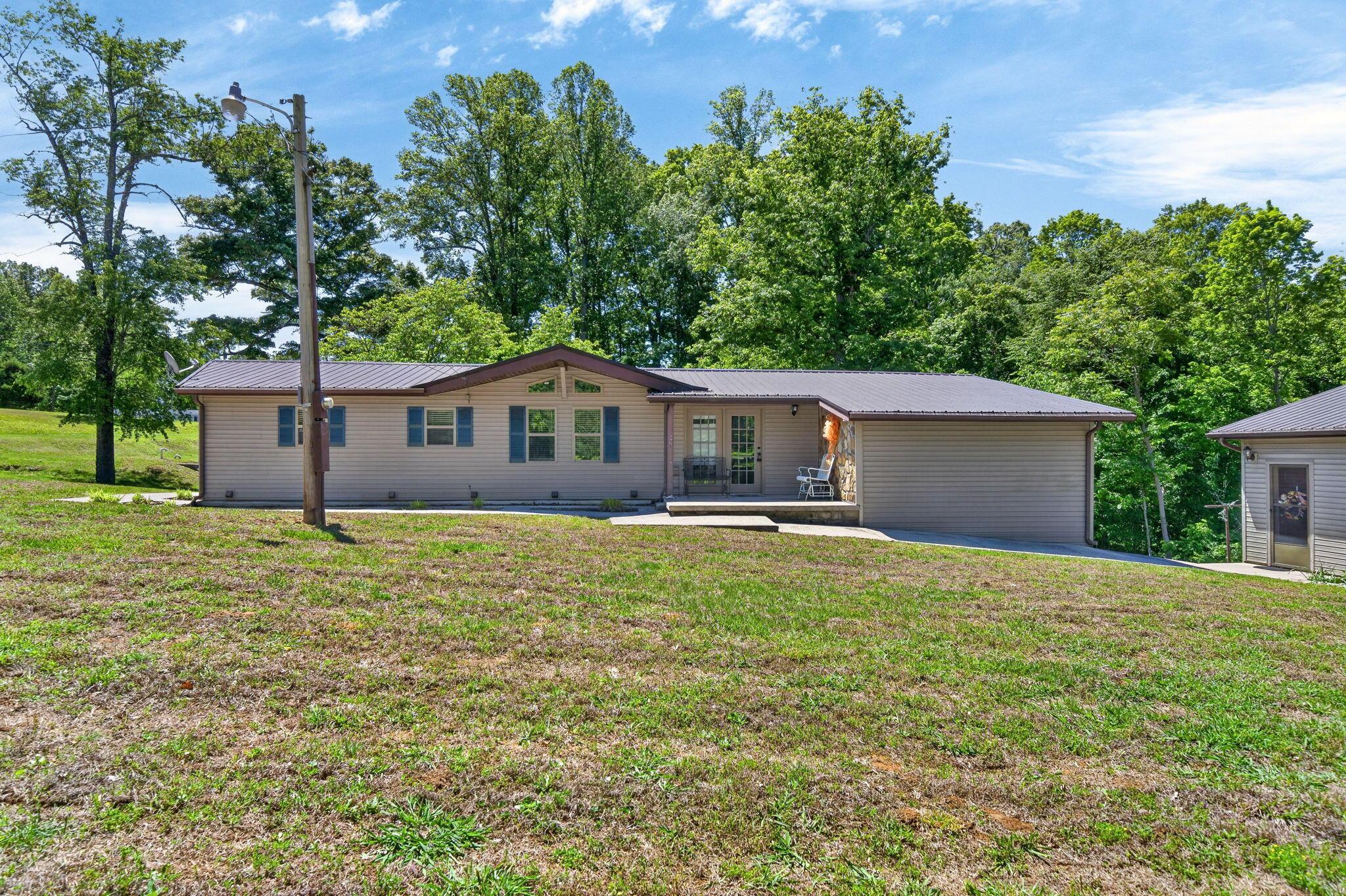 Image 4: 4-web-or-mls-308 Dale Hollow Manor Rd_00