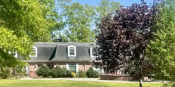 390 Fountain Way