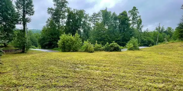152 Forest Way
