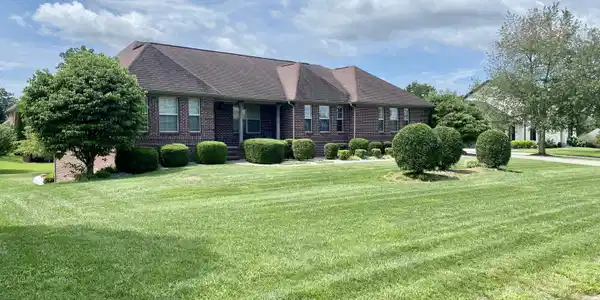256 Lake Forest
