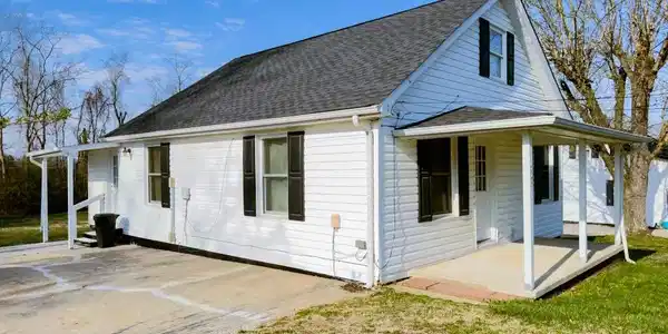 77 Poplar Avenue