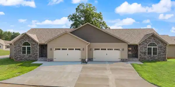 118 B West Canterbury Drive