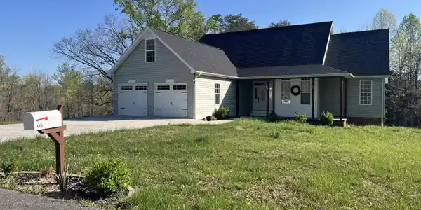 440 Carriage Lane