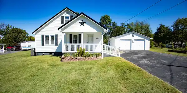 104 Poplar Avenue
