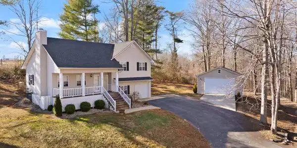 547 Lakeview Drive