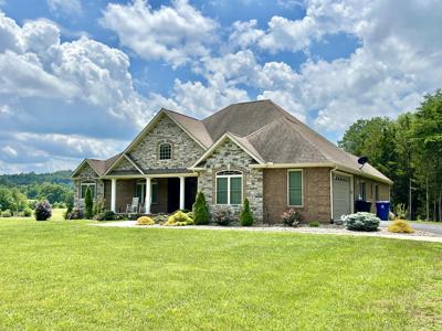444 Cedar Pointe Drive