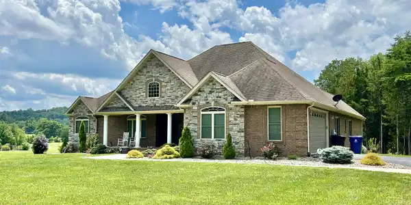 444 Cedar Pointe Drive