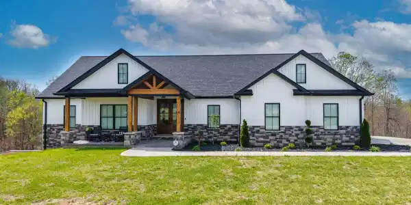 808 Goldenberg Lane