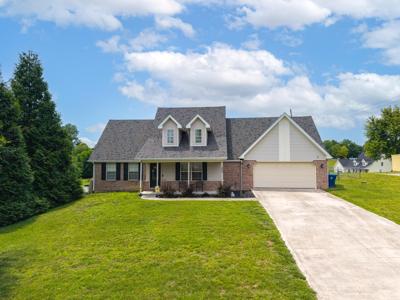 207 Clover Pointe Drive