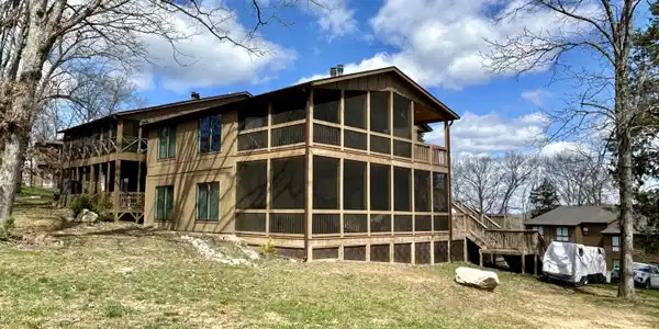 15-1 Woodson Bend Resort