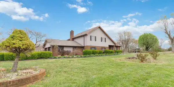 201 Oak Valley Road
