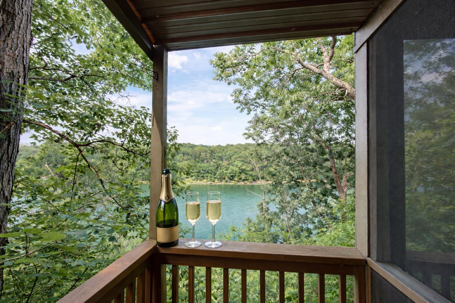 Image 2: Beautiful Lake Cumberland view