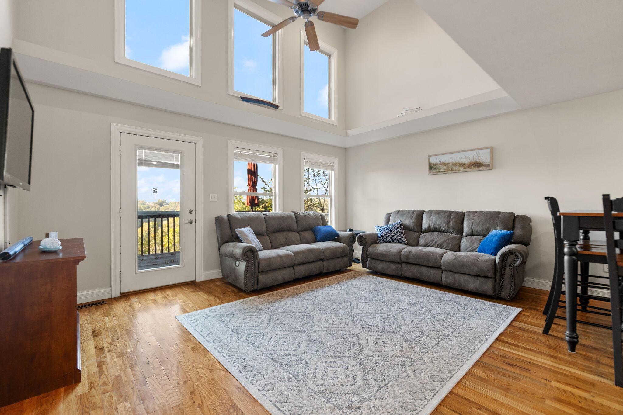 Image 4: 2-web-or-mls-118A7264