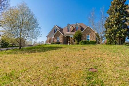 525 Lakeview Drive