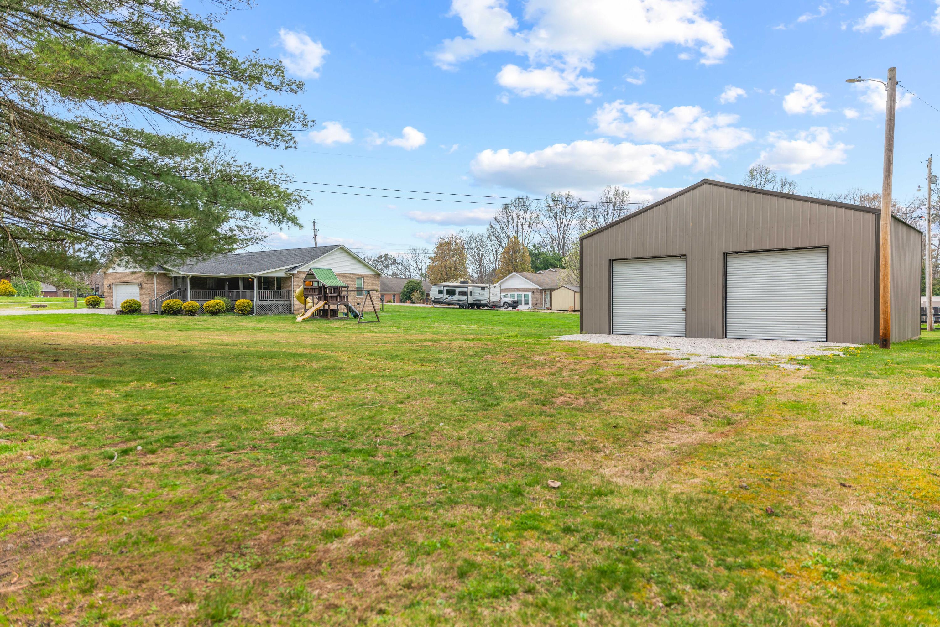 Image 3: 601 Moberly Photo-14