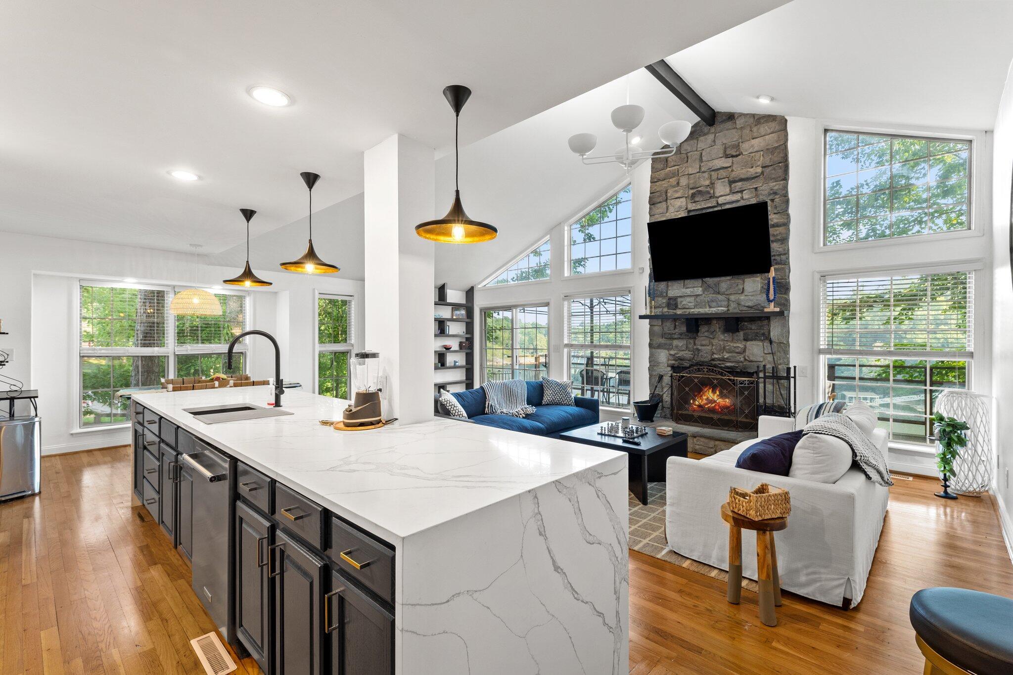 Image 4: 4-web-or-mls-475-ron-clar-dr