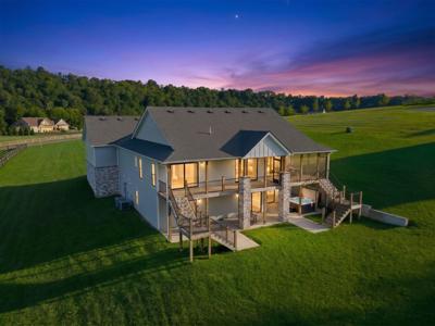 975 Lakeside Drive