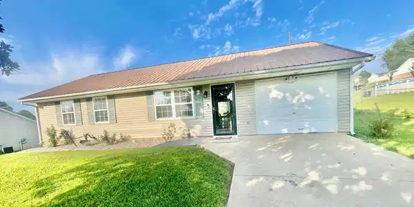 400 Woodland Trail