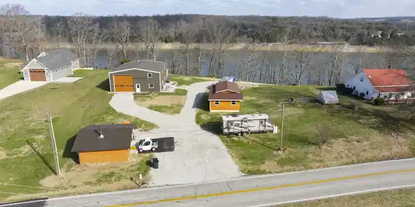 7947 Highway 1275