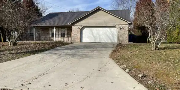 74 Lynns Way