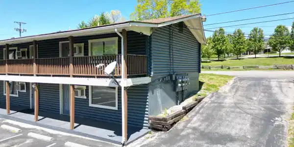 81 Lee's Ford Dock Road