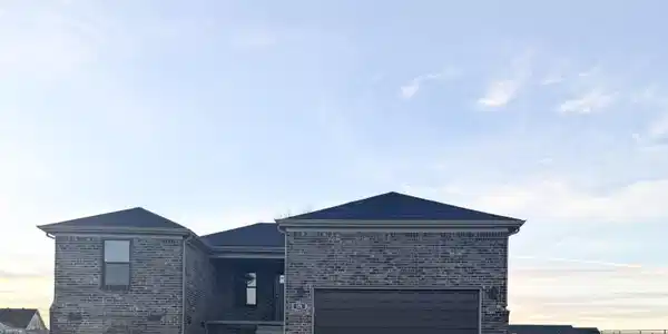 324 lone oak Drive