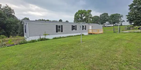 64 Longfield Trail
