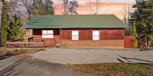 1310 R.L Colyer Road