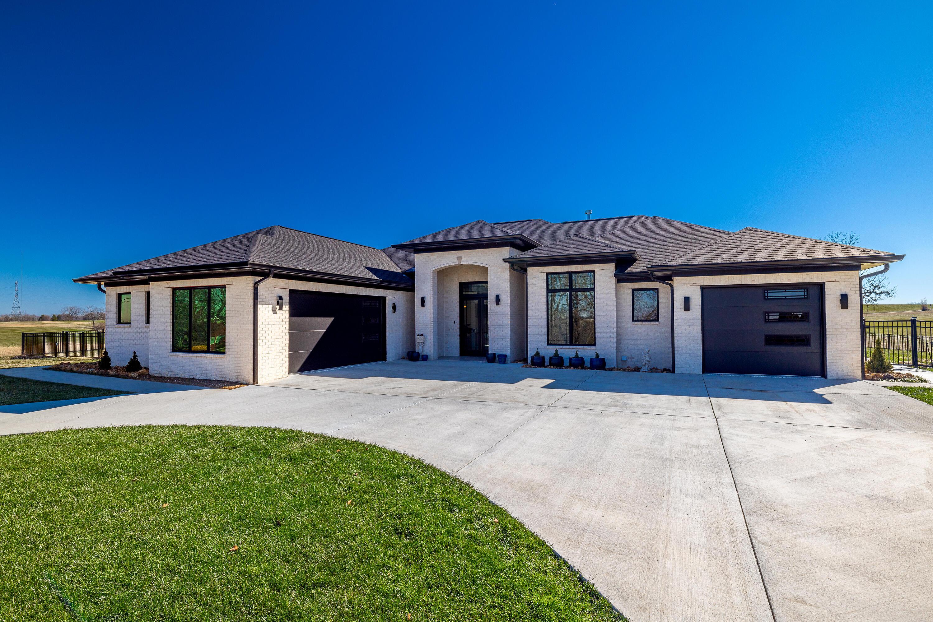 Image 2: 20240222213600502304000000-o