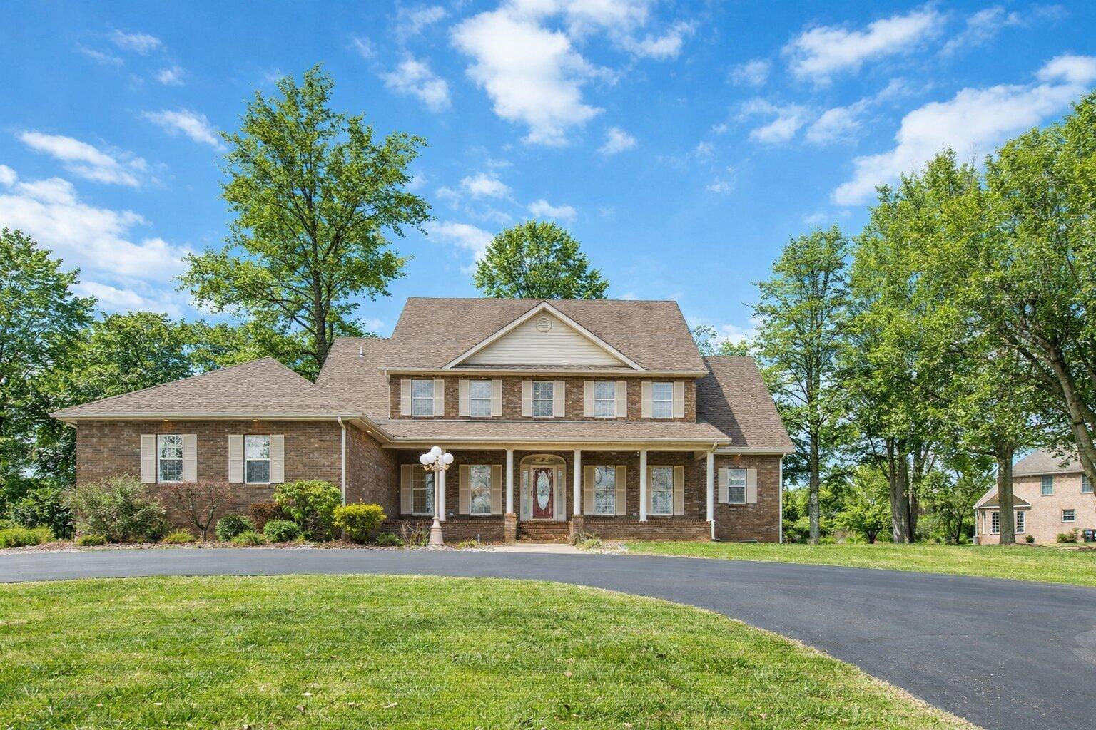 Image 2: house_summer_MLS