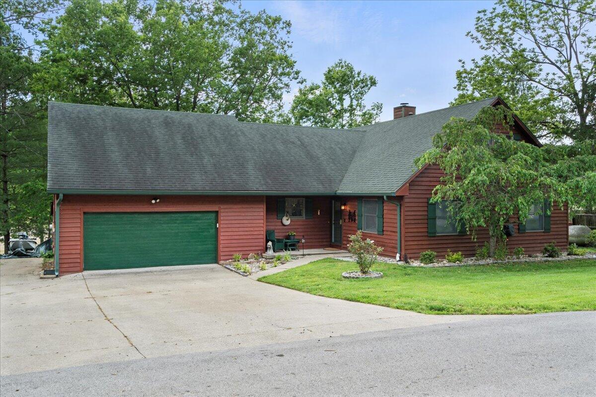 Image 1: 02-IVA02484