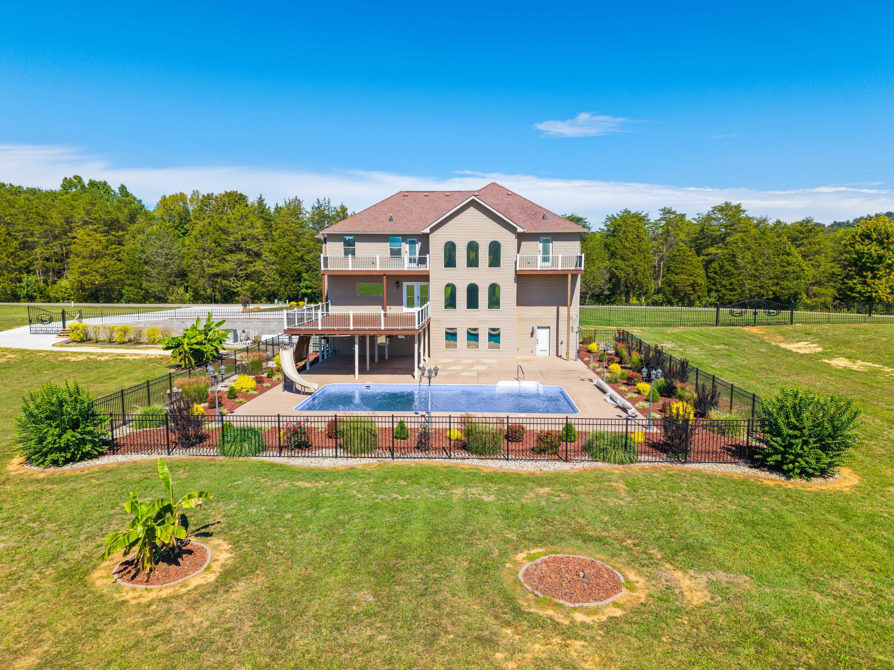 Image 1: 420 Cedar Pointe Clean Pool-6