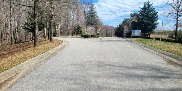 000 Willow Point Road