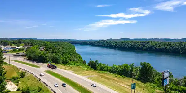 Image 2: HWY 27 Lake view-5