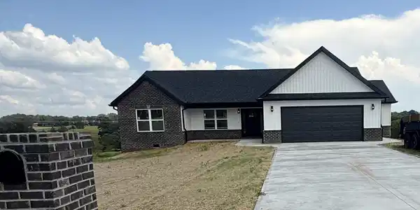 61 Lone Oak Court