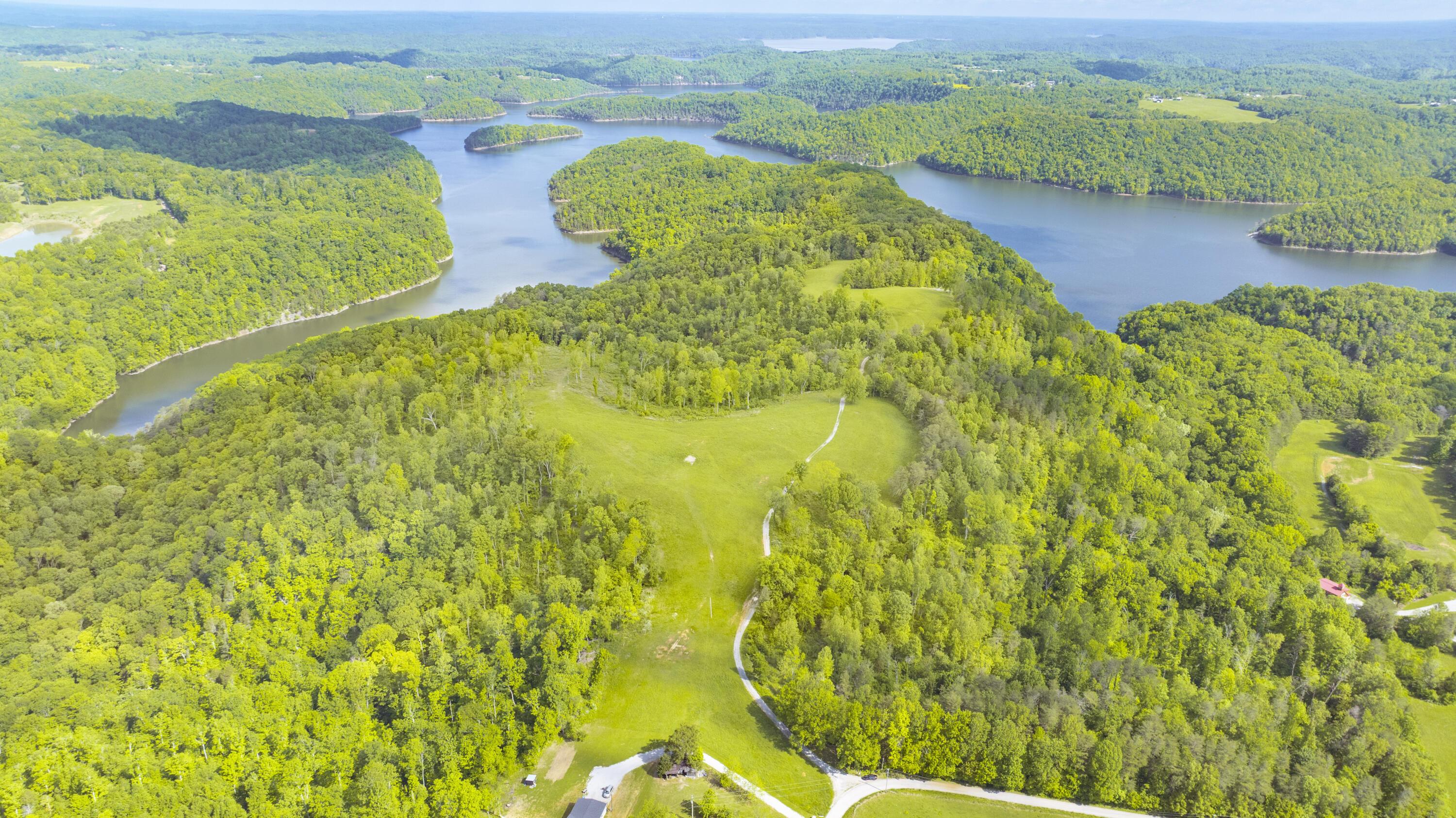 Image 3: 333 Acreyville-16