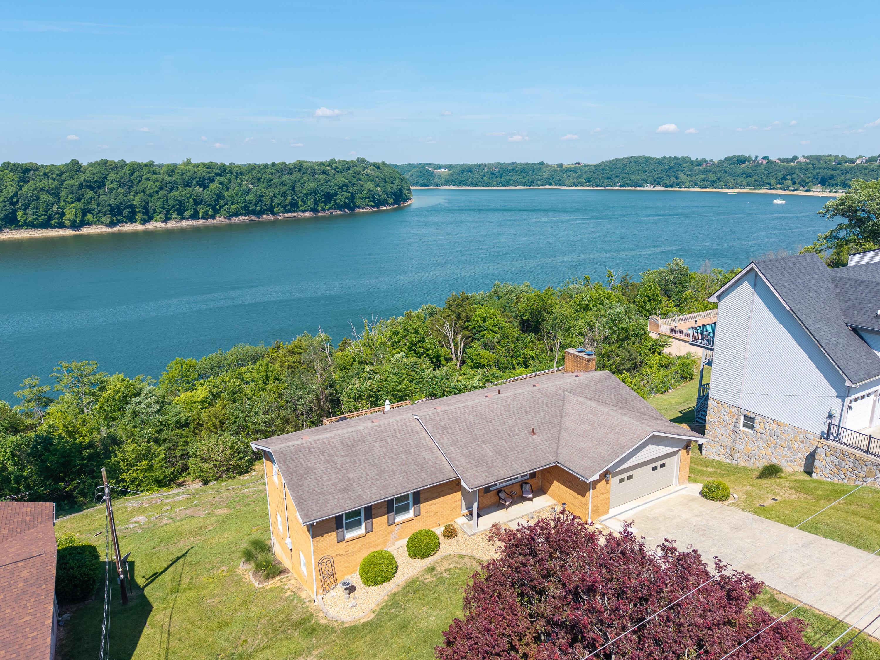 Image 1: 235 Lakeview Drive-3
