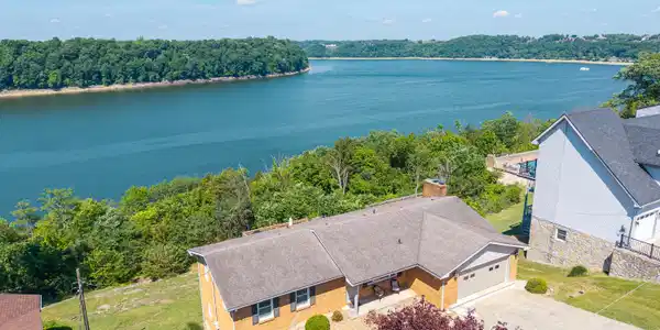 235 Lakeview Drive