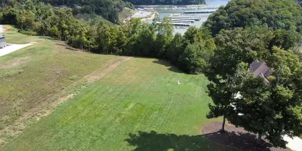300 Knoll Lane