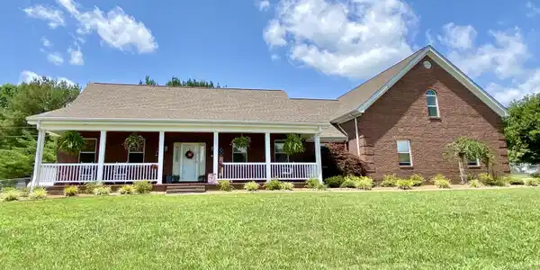 265 Lakepointe Drive